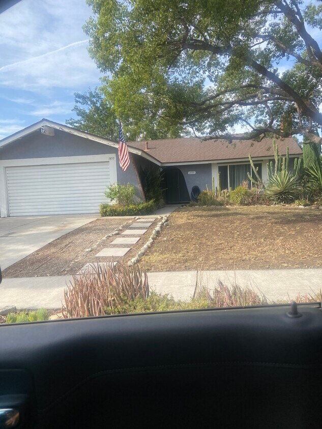 Foto principal - 1455 E Brockton Ave