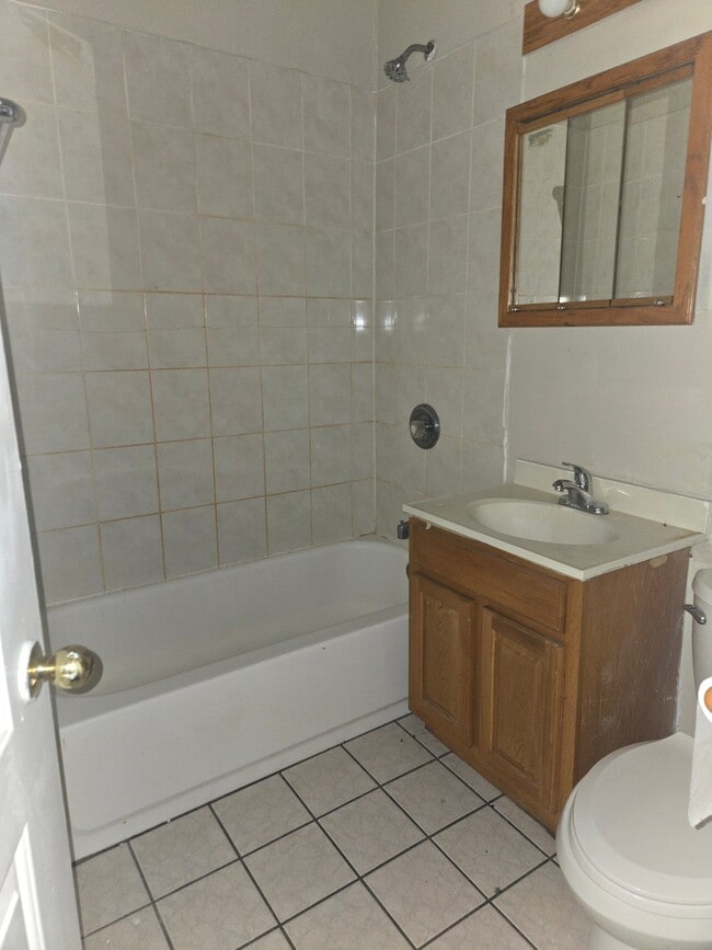 Building Photo - 2238 W 21st St