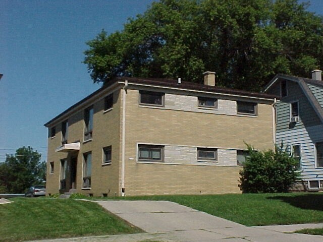Foto principal - 2155 S 102nd St