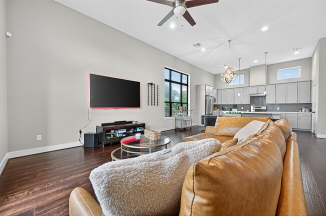 Foto del edificio - 1205 Wrightwood St