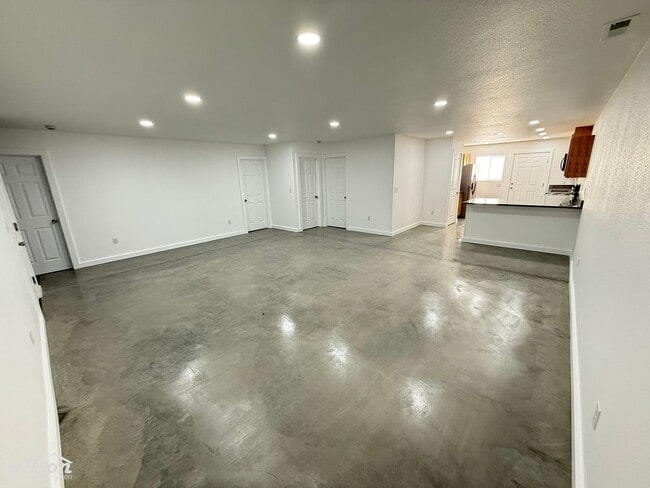 Building Photo - 2503-2505 S 47th Ave