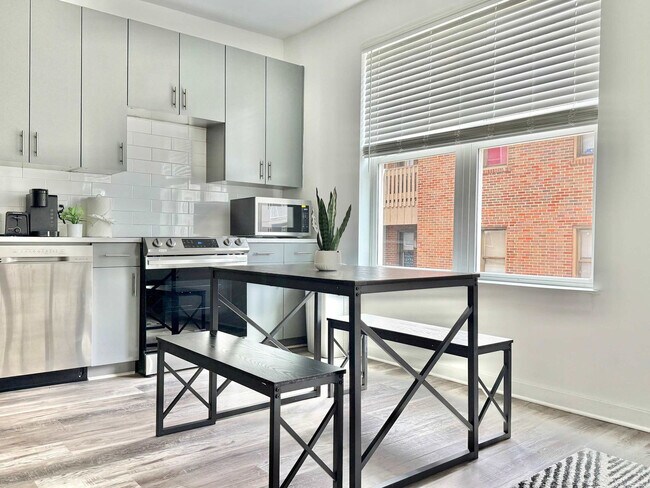 Foto del edificio - 542 Boulevard NE