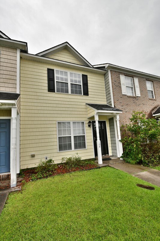 Foto del edificio - 104 Streamwood Dr