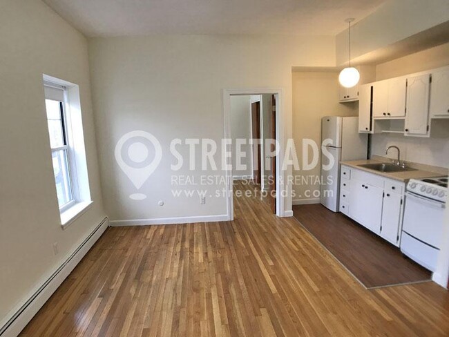 Building Photo - 1 bedroom in Boston MA 02135