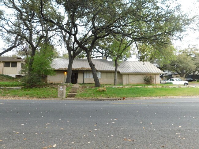 Building Photo - NORTHWEST ESTATES - SFH