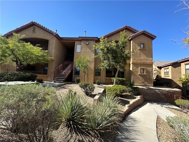 Foto del edificio - 8250 N Grand Canyon Dr