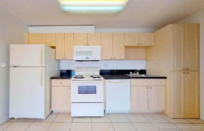 Building Photo - 4330 NW 79th Ave