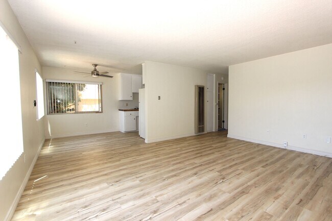 Foto del edificio - Large 1 bedroom 1 bathroom apartment in No...