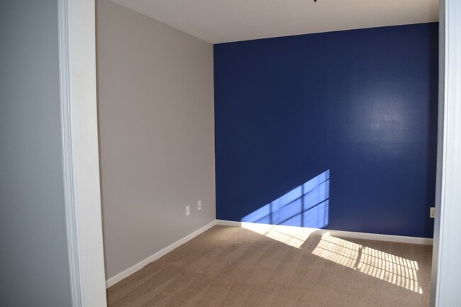 Foto del edificio - 8549 Hawthorn Hill