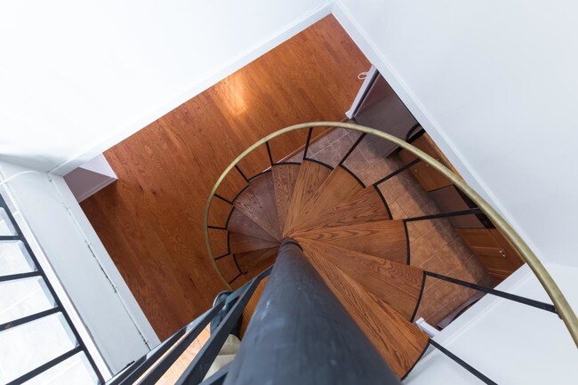 circular staircase to deck and study - 530 S 2nd St