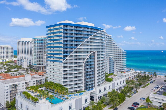 Building Photo - 3101 Bayshore Dr