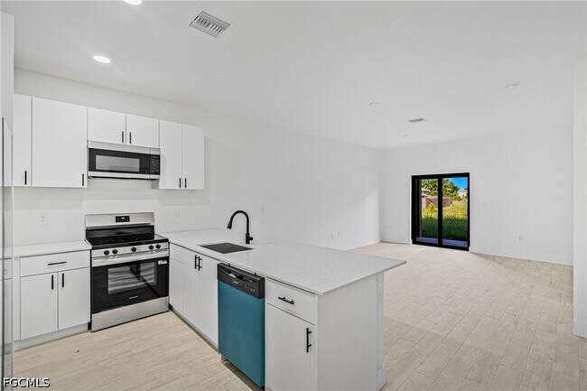 Foto del edificio - 2220 Kenneth Ave S