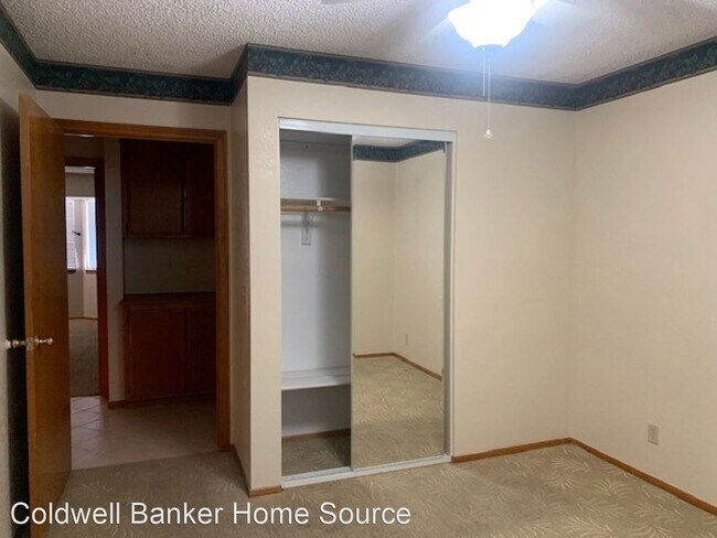 Building Photo - 4 br, 3 bath House - 14848 Luna Rd.