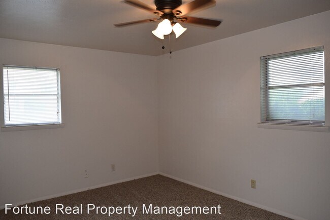 Building Photo - 3 br, 2 bath House - 803 Royce Dr
