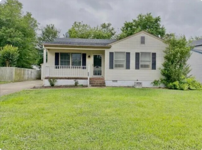 Building Photo - 227 Louise Dr