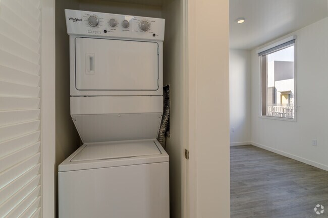 2HAB, 2BA - 1021 ft² - ONYX Midtown Apartments