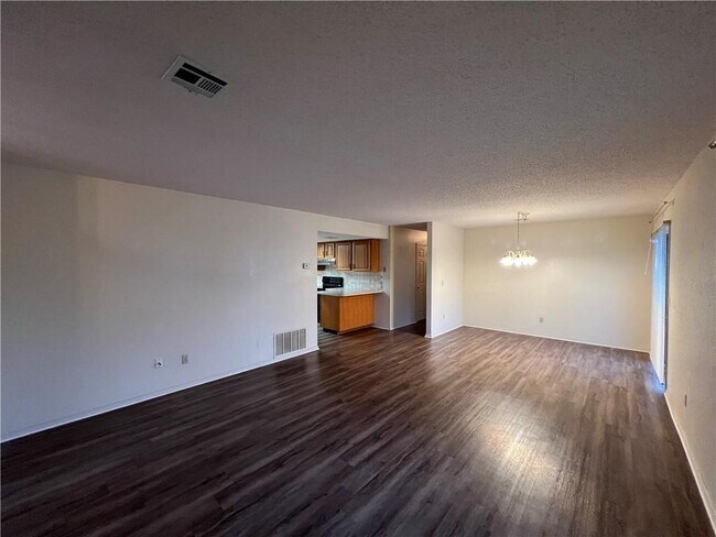 Foto del edificio - 323 S 11th Pl