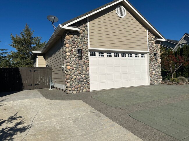 Foto del edificio - Amazing Price! Amazing Location!