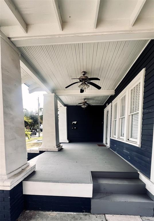 Building Photo - 403 S Albany Ave