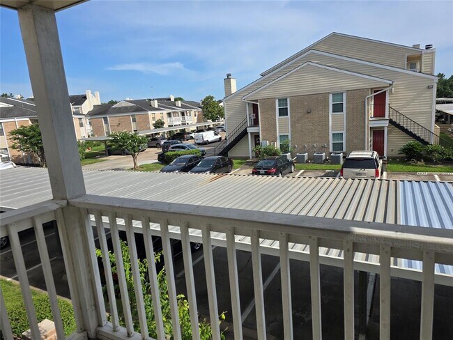 Foto del edificio - 2750 Holly Hall St