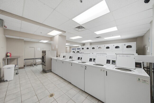 Foto del edificio - 5320 N Sheridan Rd