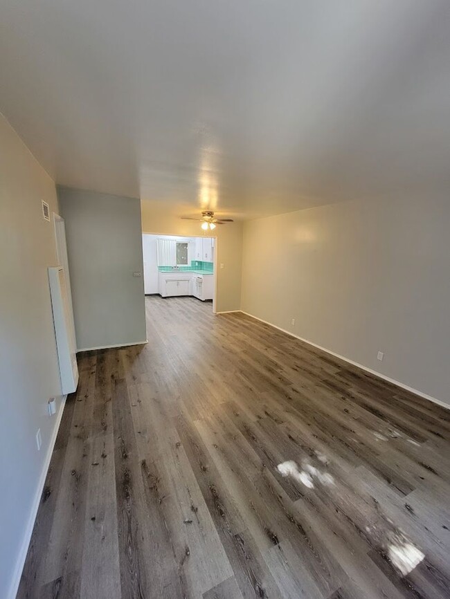 Foto del edificio - **RENT READY** 1BD/1BA CONDO