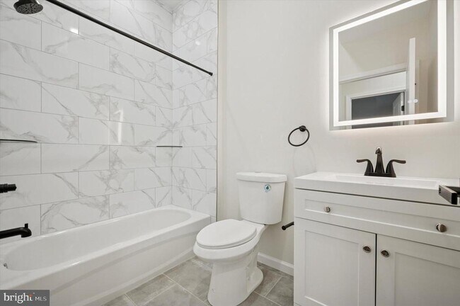 Foto del edificio - 105 N 63rd St