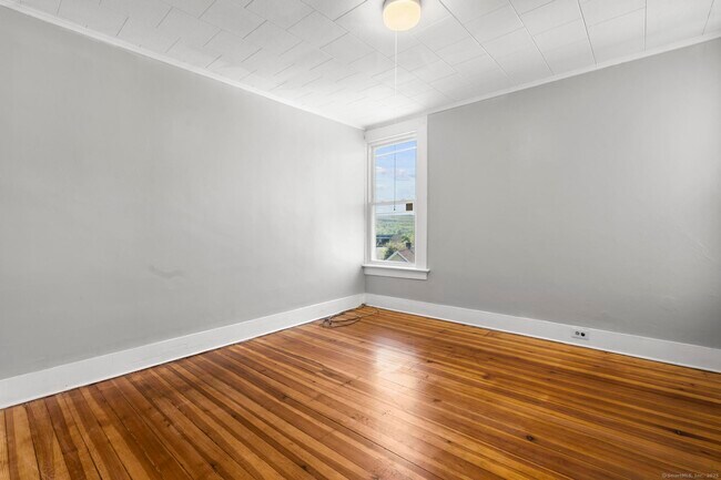 Building Photo - 482 West St