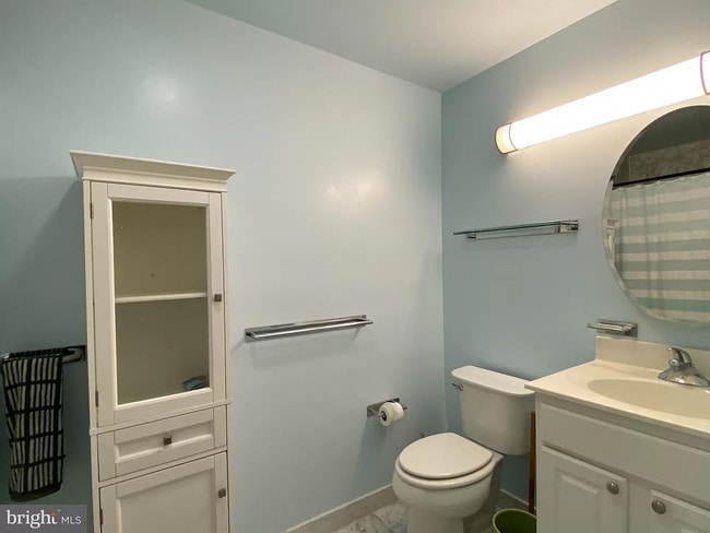 Bathroom - 1500 Chestnut St