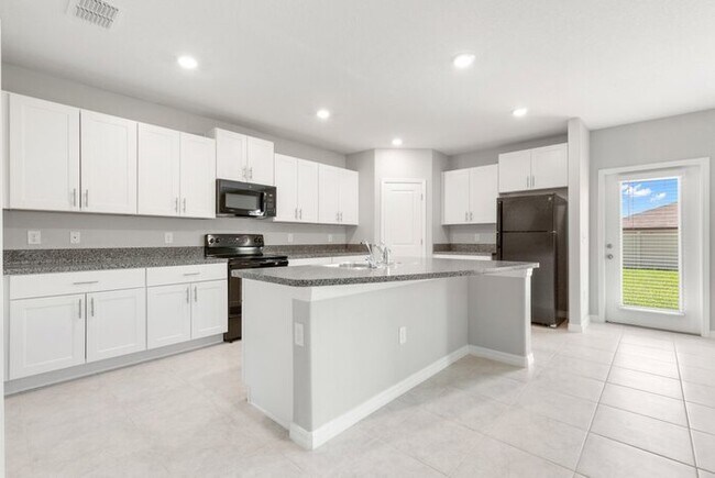 Building Photo - Come Rent this LIKE NEW 5 Bedroom Home in ...