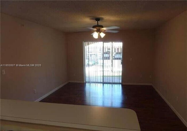 Foto del edificio - 5550 NW 61st St