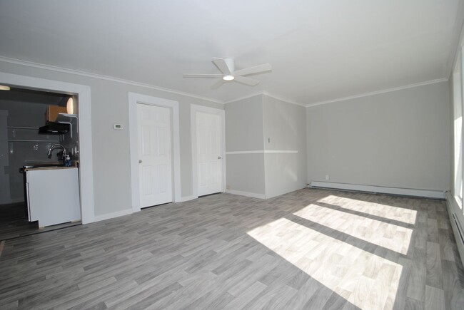Building Photo - Farewell Avenue (230)