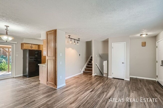 Building Photo - 1966 S Olathe St