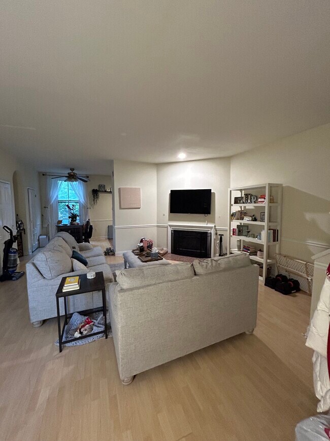 Living Room - 2034 Green St