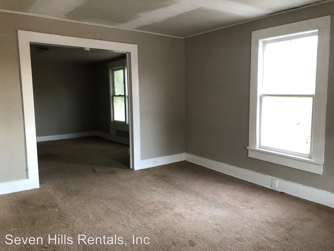 Building Photo - 3 br, 1 bath House - 416 E. 12th Street