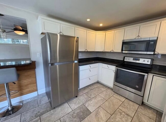 Foto del edificio - 122 Linden St