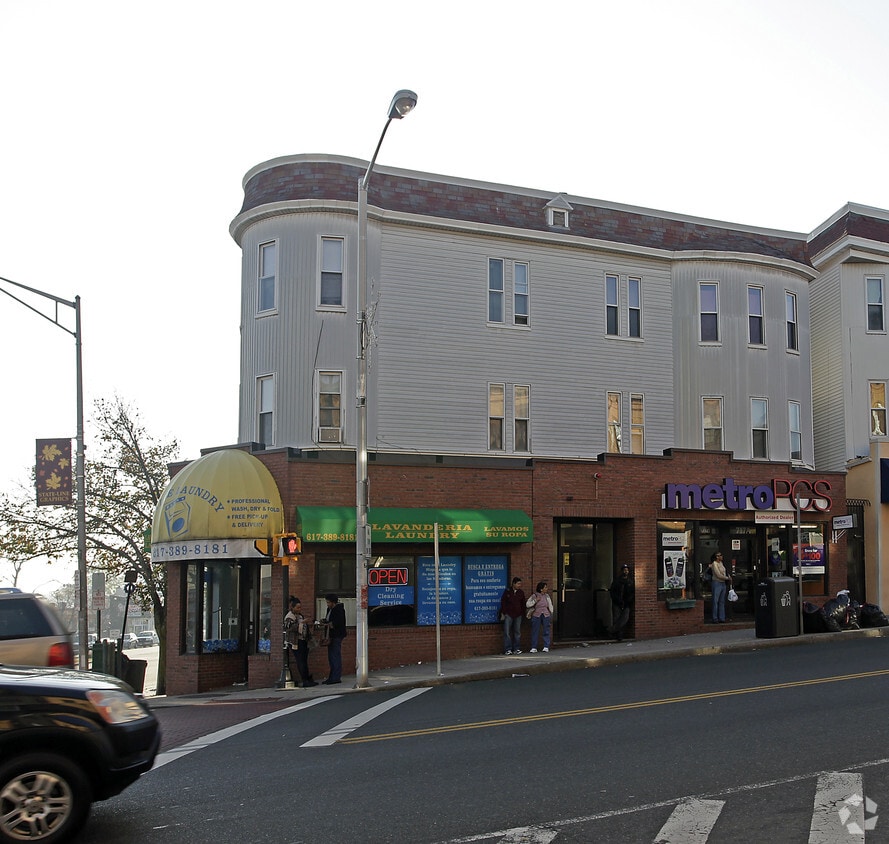 Primary Photo - 721 Broadway