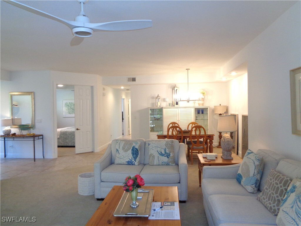 Foto principal - 515 Laguna Royale Blvd