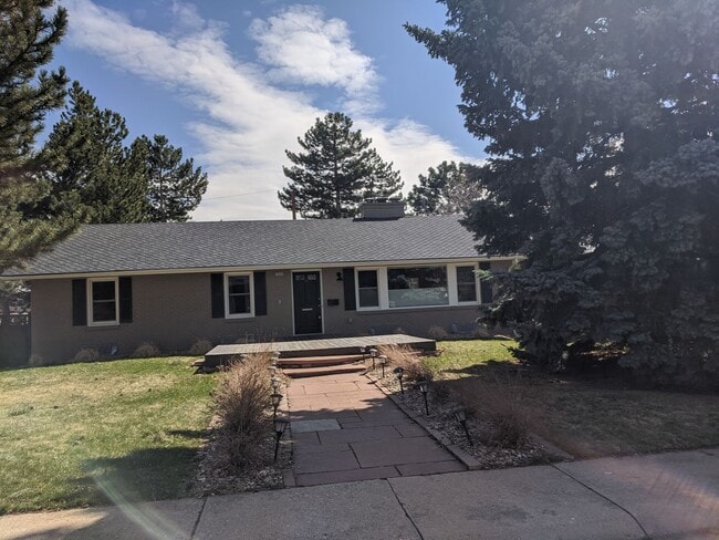 Must See Newly Remodeled North Boulder 5 bed/2.5 bath - Available August 7th! - Must See Newly Remodeled North Boulder 5 bed/2.5 bath - Available August 7th! House