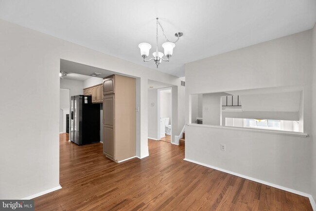 Building Photo - 8235 Tall Trees Ct
