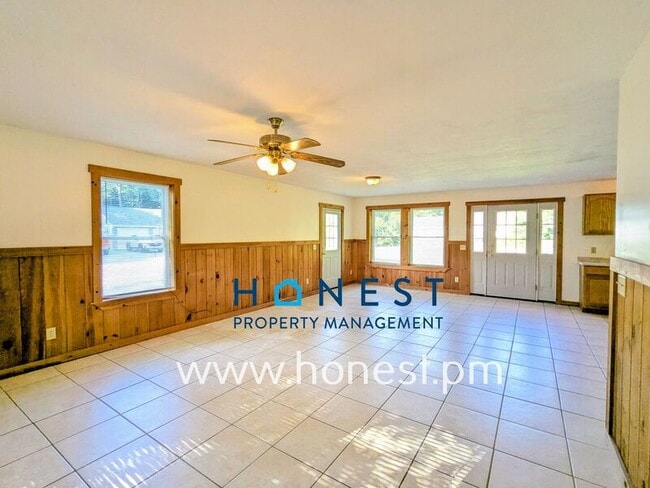 Building Photo - 22 Pleasant Hill Dr