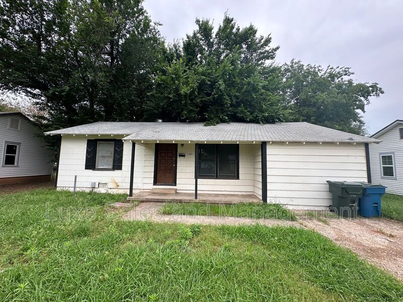 Primary Photo - 3409 Willow Creek Dr