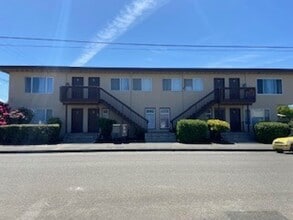 Building Photo - 840 8th St