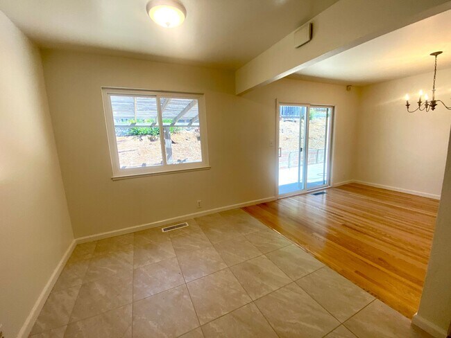 Building Photo - Single Family 3Bed/2BA Castro Valley House...