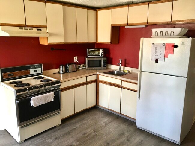 Building Photo - 157 Perkins St