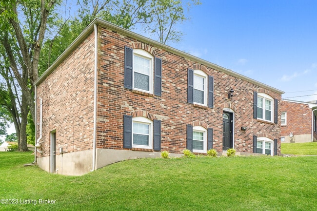 Building Photo - 3208 Cabinwood Dr