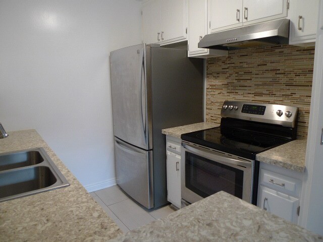 Foto del edificio - 12953 Moorpark St