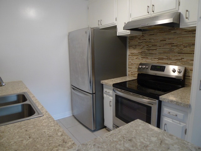 Building Photo - 12953 Moorpark St