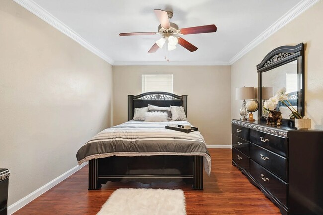 Building Photo - 12707 Bellaire Blvd