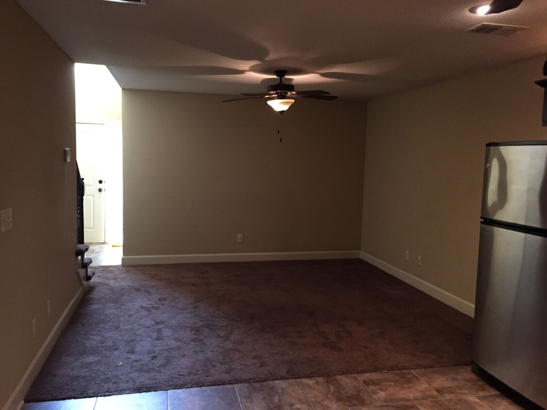 Foto del edificio - 3 Bedroom, 2 bath Townhome with 1 car garage!